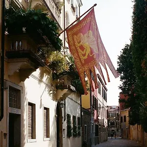 ca-del-pittor-apartments.hotelslidodijesolo.com/